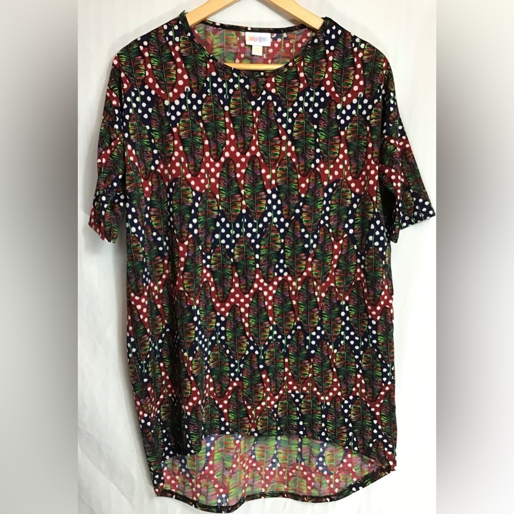 ❤️ 3/$15 Colorful Patterned Short Sleeve Top C